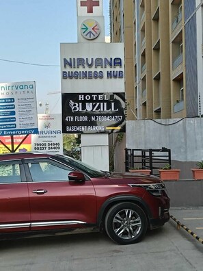 واجهة المنشأة