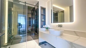 Shower, hair dryer, towels, soap - Romantic 1BR with Hot Tub Balcony in Business Bay - 10AB08 (Dubai)