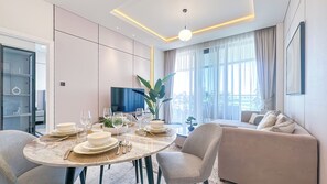 Interior - Romantic 1BR with Hot Tub Balcony in Business Bay - 10AB08 (Dubai)