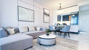 Living area - Romantic 1BR with Hot Tub Balcony in Business Bay - 10AB08 (Dubai)
