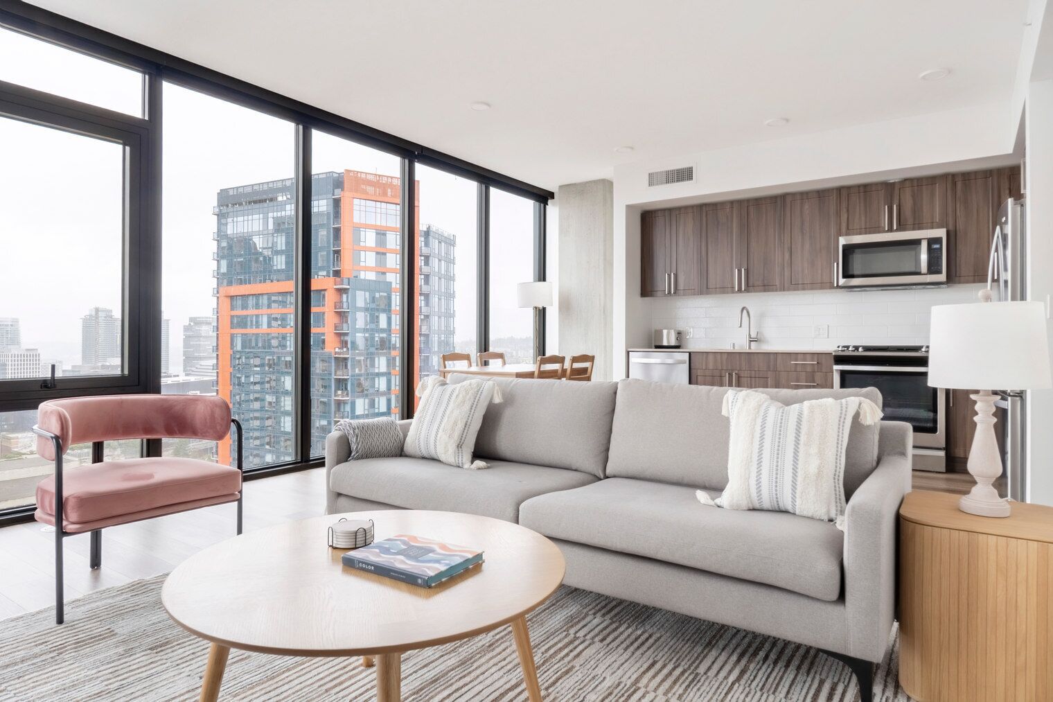 Télévision, chaîne hi-fi