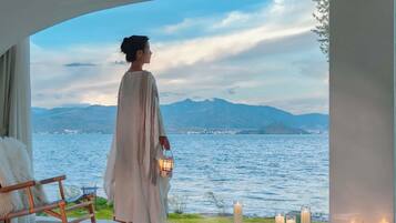 Premier Suite, Sea View | Living area