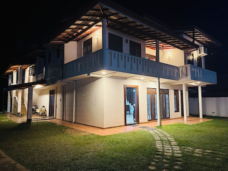 Fachada de la propiedad