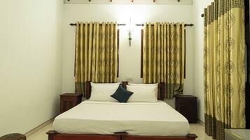 Hochwertige Bettwaren, Pillowtop-Betten, laptopgeeigneter Arbeitsplatz