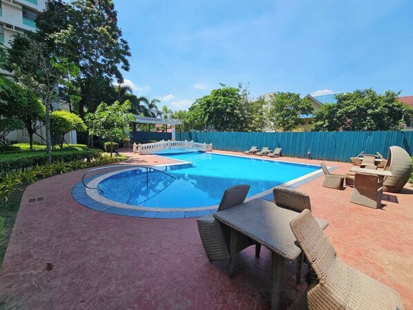Outdoor pool - Netflix and Chill in Marikina City (Marikina)