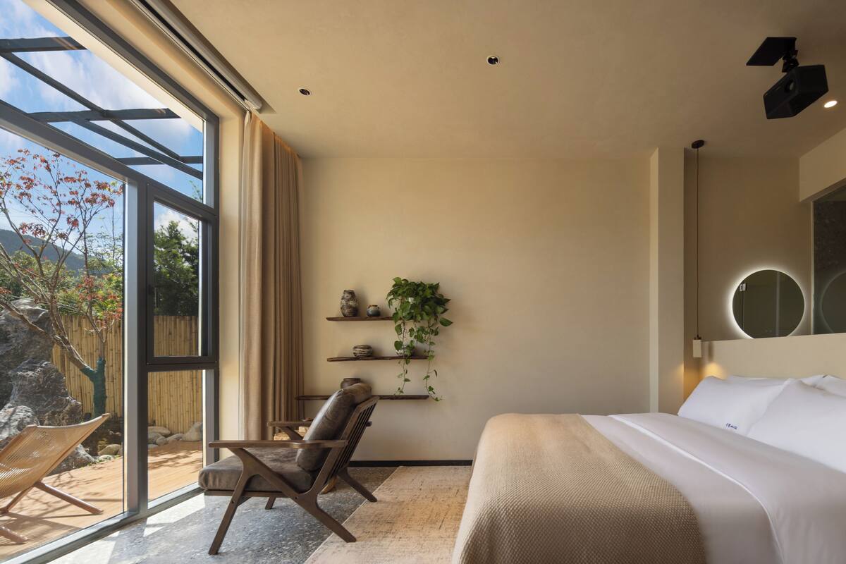Superior Double Room, Courtyard View | WiFi (free)
