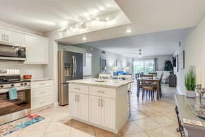 Fridge, microwave, stovetop, dishwasher - Great View, Resort Perks! Waterfront St Pete Condo (South Pasadena)
