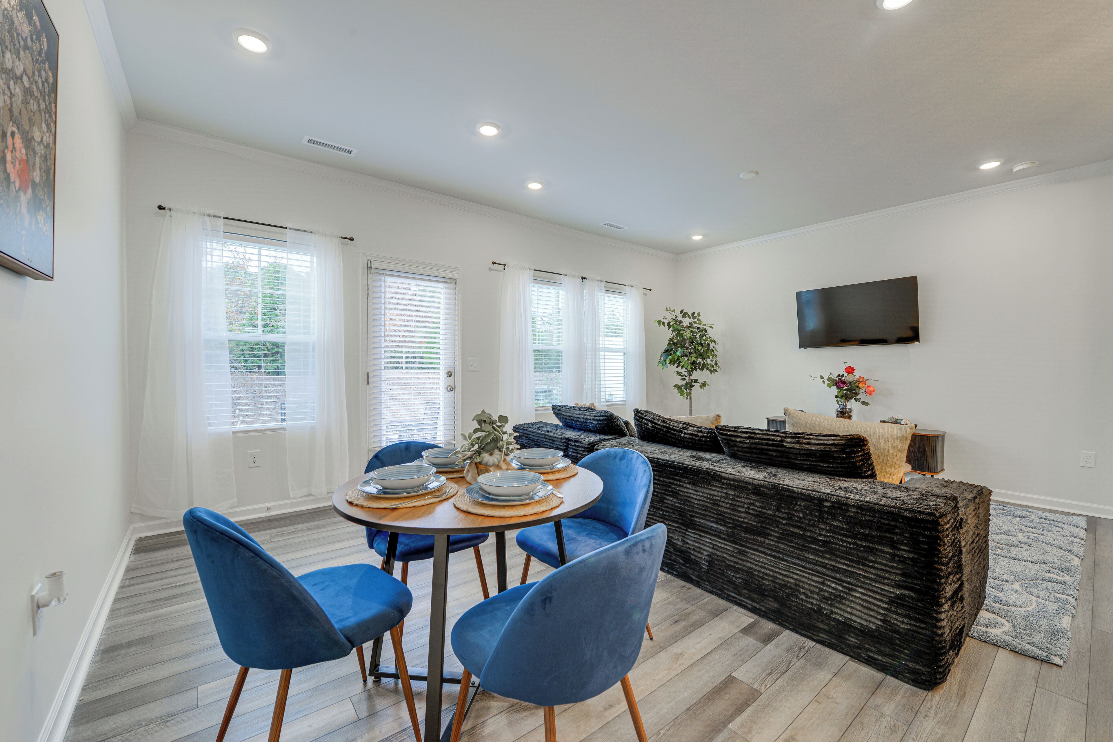 Private Patio! Sleek & Stylish Smithfield Townhome - Smithfield, NC