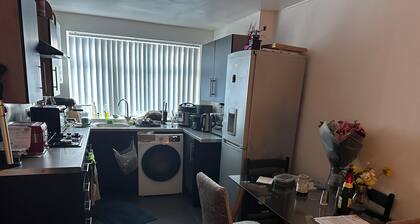 Room-room for Rent Prime Location