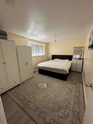 Shared Dormitory, 1 Bedroom, Smoking | 1 bedroom - Room-room for Rent Prime Location (Manchester)