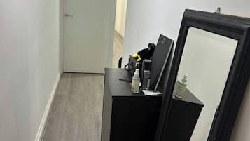 Shared Dormitory, 1 Bedroom, Smoking | Interior