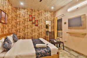 Classic Room | Desk, free WiFi, bed sheets - Hotel Kasol Heritage (Lucknow)
