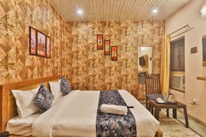 Classic Room | Desk, free WiFi, bed sheets - Hotel Kasol Heritage (Lucknow)