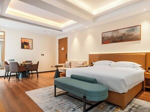 تجهيزات عازلة للصوت ومكواة/لوح كي وواي فاي مجانًا