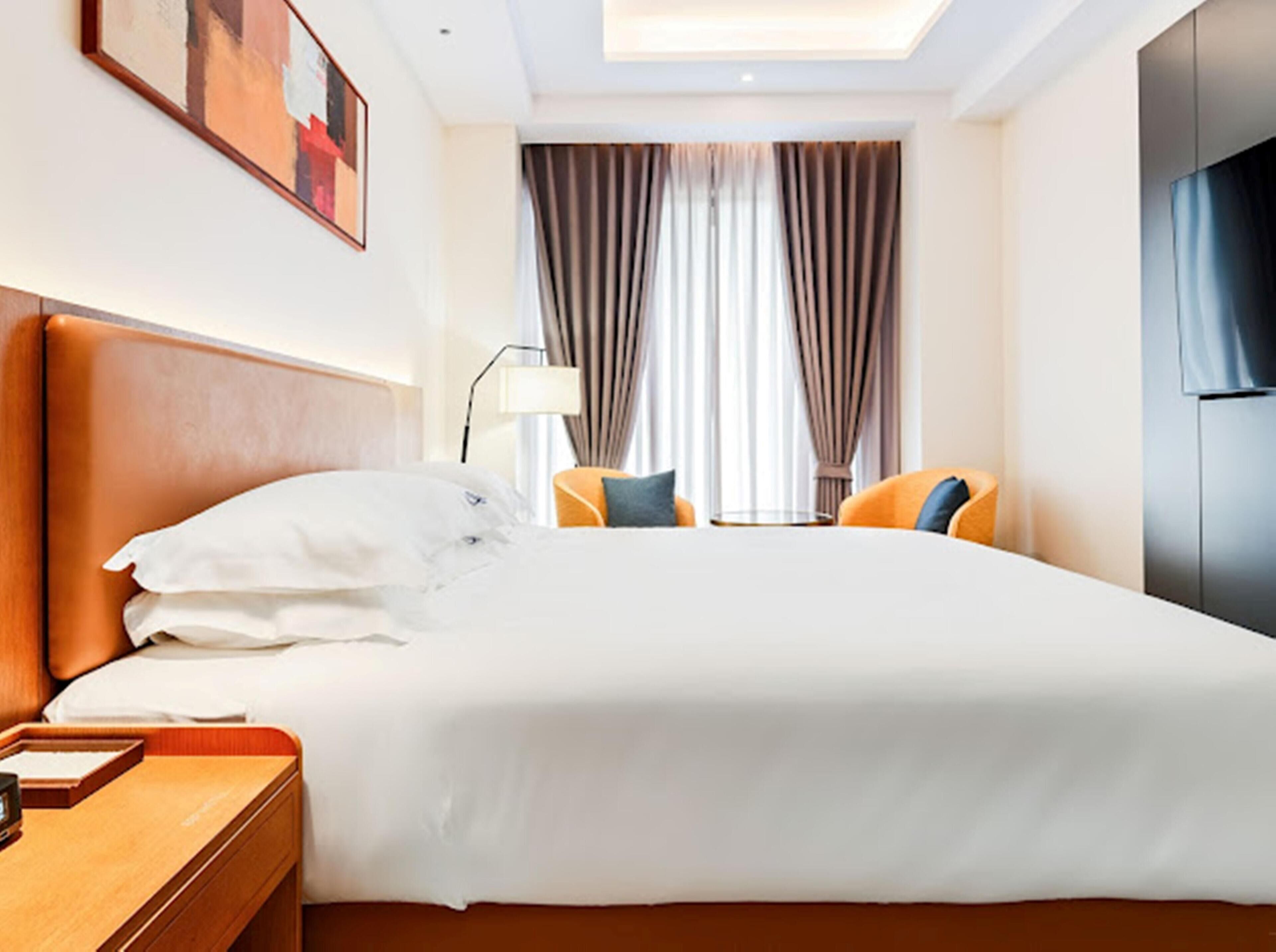 書桌、筆電工作空間、隔音、熨斗/熨衣板