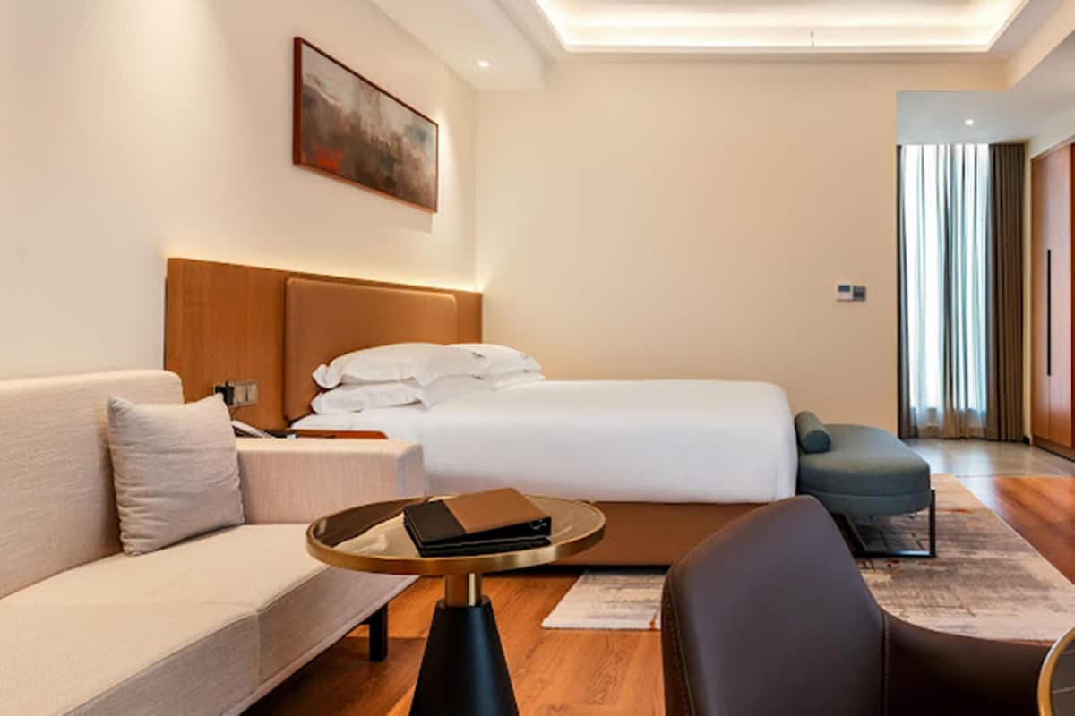 Escritorio y espacio para trabajar con laptop