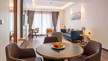 Suíte | Escrivaninha, espaço de trabalho para notebook, quartos à prova de som