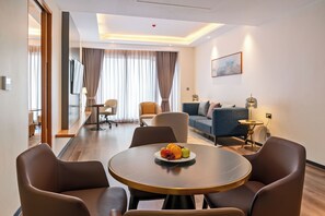 套房 | 办公桌、笔记本电脑工作区、隔音、熨斗/熨衣板