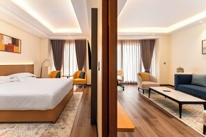 Suite | Escritorio, espacio para trabajar con laptop y insonorización 