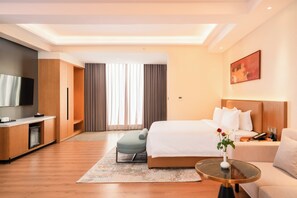 Desk, laptop workspace, soundproofing, iron/ironing board - Bamus Sarovar Portico Kampala (Kampala)