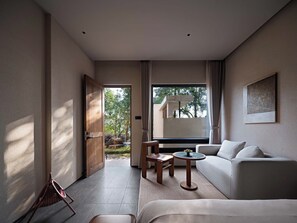 Traditional Suite, Mountain View | Minibar, individually decorated, individually furnished, free WiFi