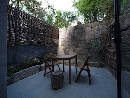 Traditional Suite, Mountain View | Balcony