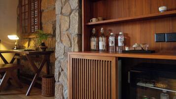 Luxury Double Room, Balcony, Mountain View | Living room