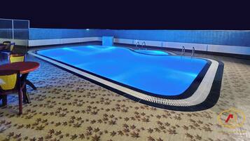 14 piscinas al aire libre