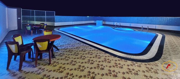 14 piscinas al aire libre