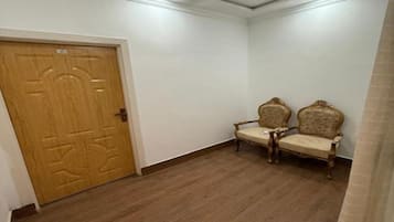 Deluxe Double or Twin Room, City View | Desk, iron/ironing board, free WiFi