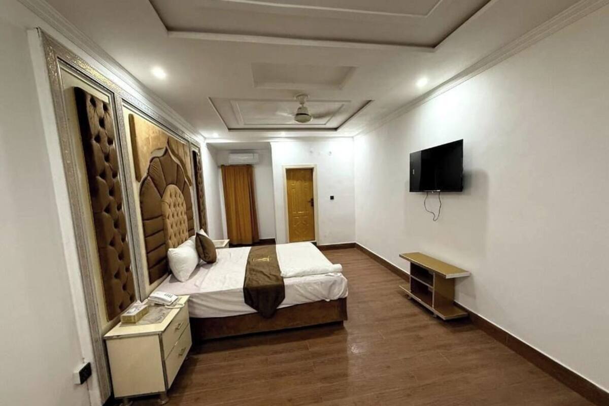 Deluxe Double or Twin Room, City View