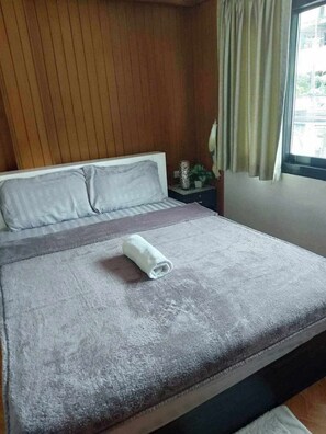 Superior Double or Twin Room, Garden View | In-room safe