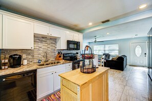 Fridge, microwave, stovetop, dishwasher