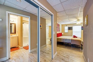 3 bedrooms, internet, bed sheets