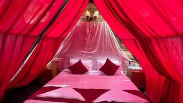 Premier Room | Free WiFi, bed sheets