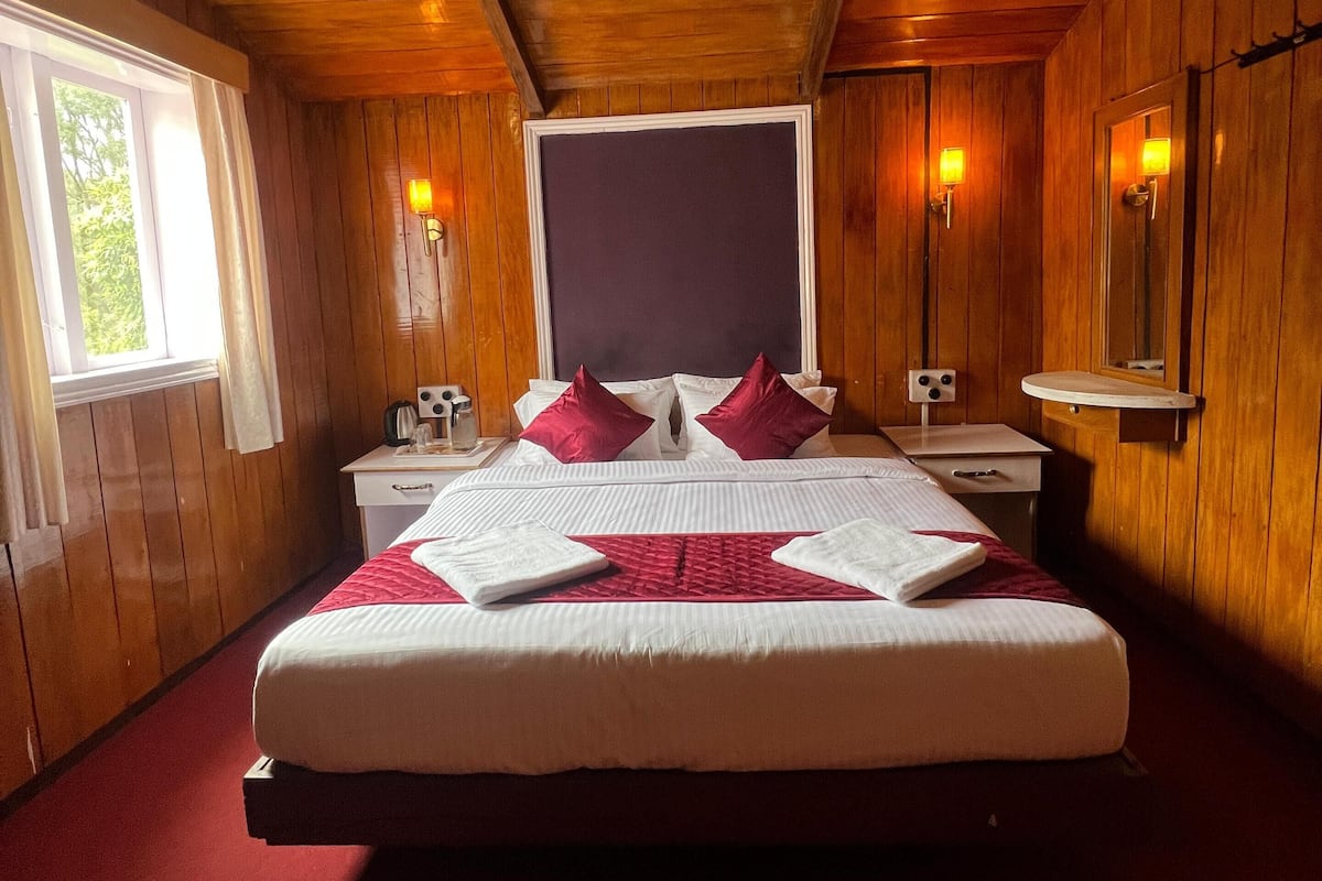 Premier Room | Free WiFi, bed sheets