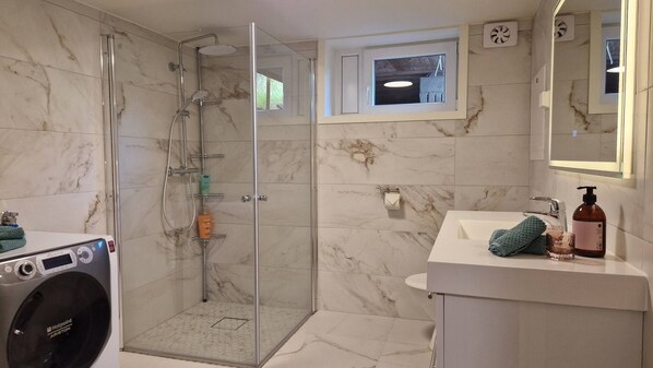 Bathroom - Apartment i Syd, Lindesnes (Lindesnes)