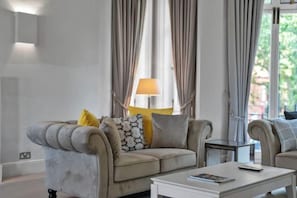 Unclassified image, 3 of 4, button - Hans Place Residences (London)