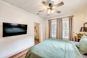 3 habitaciones, tabla de planchar con plancha, internet y ropa de cama 