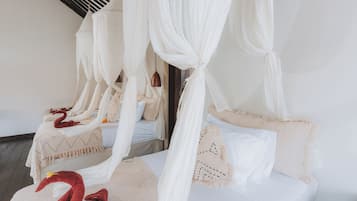 Family Room, Balcony | Free WiFi