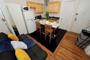 Room - Midtown West Furnished Apartment 3BR Perfect Share (New York)