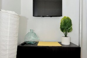 Room - Midtown West Furnished Apartment 3BR Perfect Share (New York)