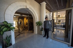Lobby - Petra Pillars Luxury Hotel (Wadi Musa)