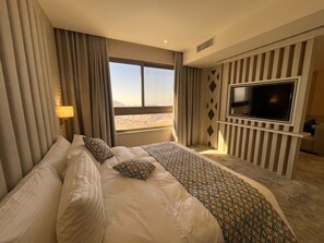 Bureau, chambres insonorisées, fer et planche à repasser, Wi-Fi gratuit