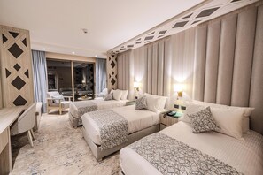 Deluxe Triple Room, Mountain View - Petra Pillars Luxury Hotel (Wadi Musa)