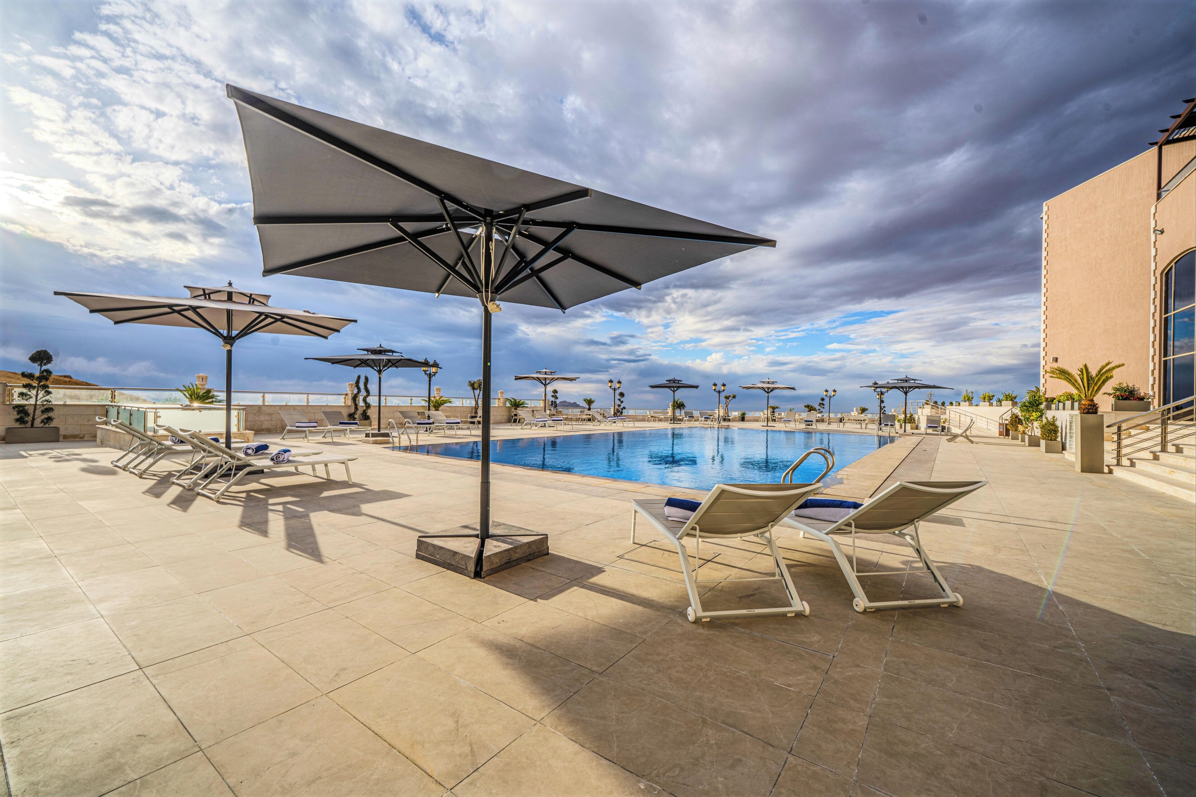 Hồ bơi ngoài trời 