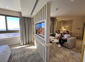 Executive Suite, Balcony, Mountain View | Desk, soundproofing, iron/ironing board, free WiFi