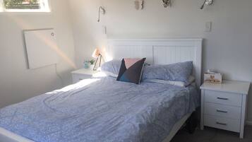 4 bedrooms, desk, iron/ironing board, WiFi