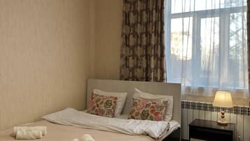 Triple Room, River View | Free WiFi