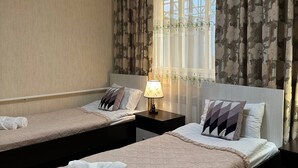 Twin Room | WiFi (free) - TwinHouse Karakol (Karakol)